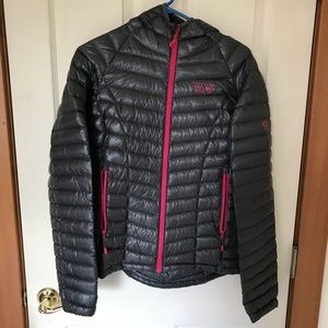 Mountain hardwear puffy jacket